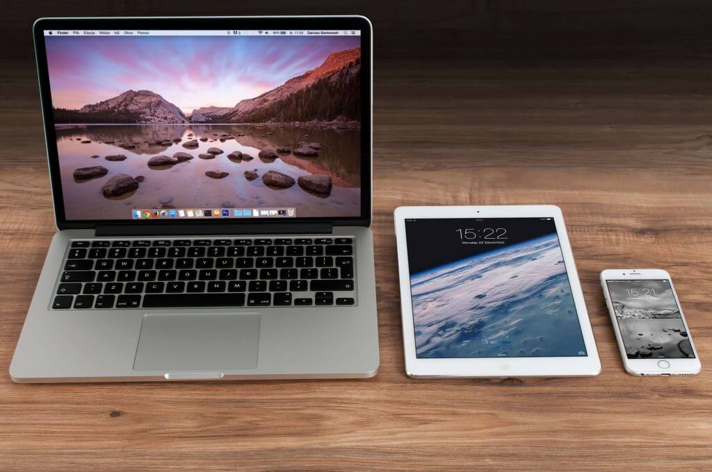 Apple MacBook, iPad and iPhone